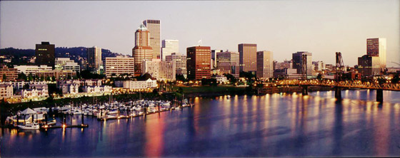 Panoramic view from the Marquam Bridge of the Willamette River, Downtown Portland and the Hawthorne Bridge